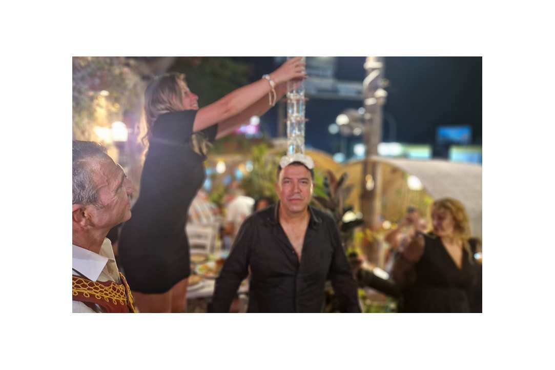 Let's visit a tavern with live music