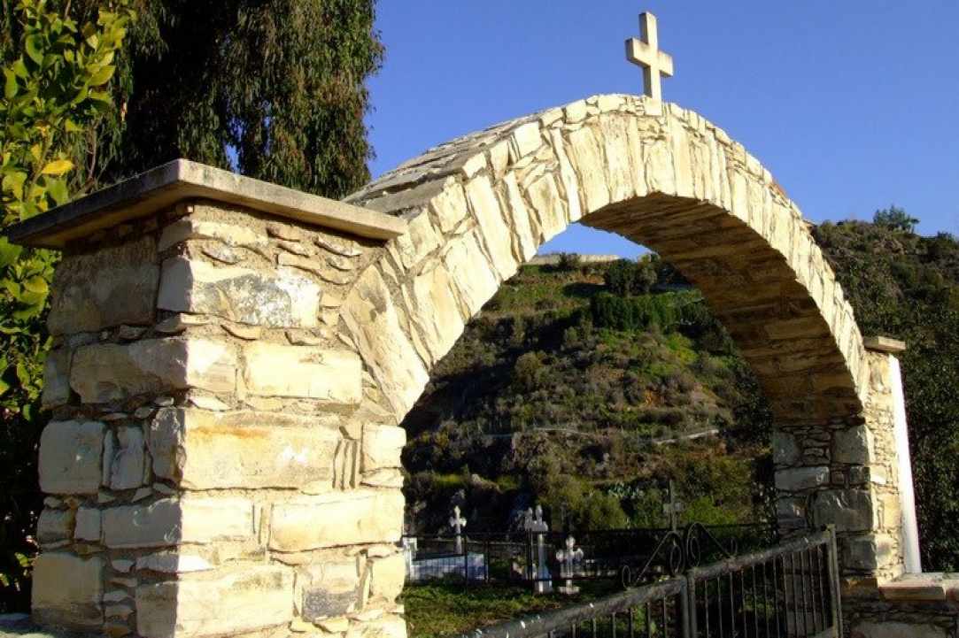 O ναός αφιερωμένος στην Κοίμηση της Θεοτόκου στην Λάγια