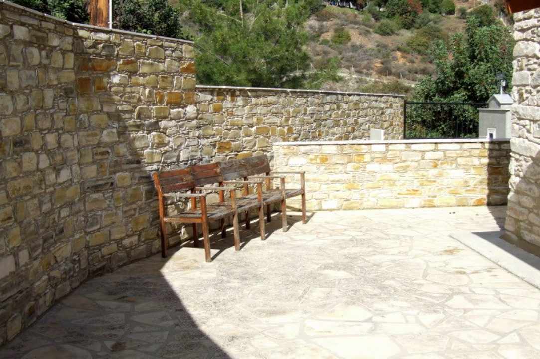 O ναός αφιερωμένος στην Κοίμηση της Θεοτόκου στην Λάγια