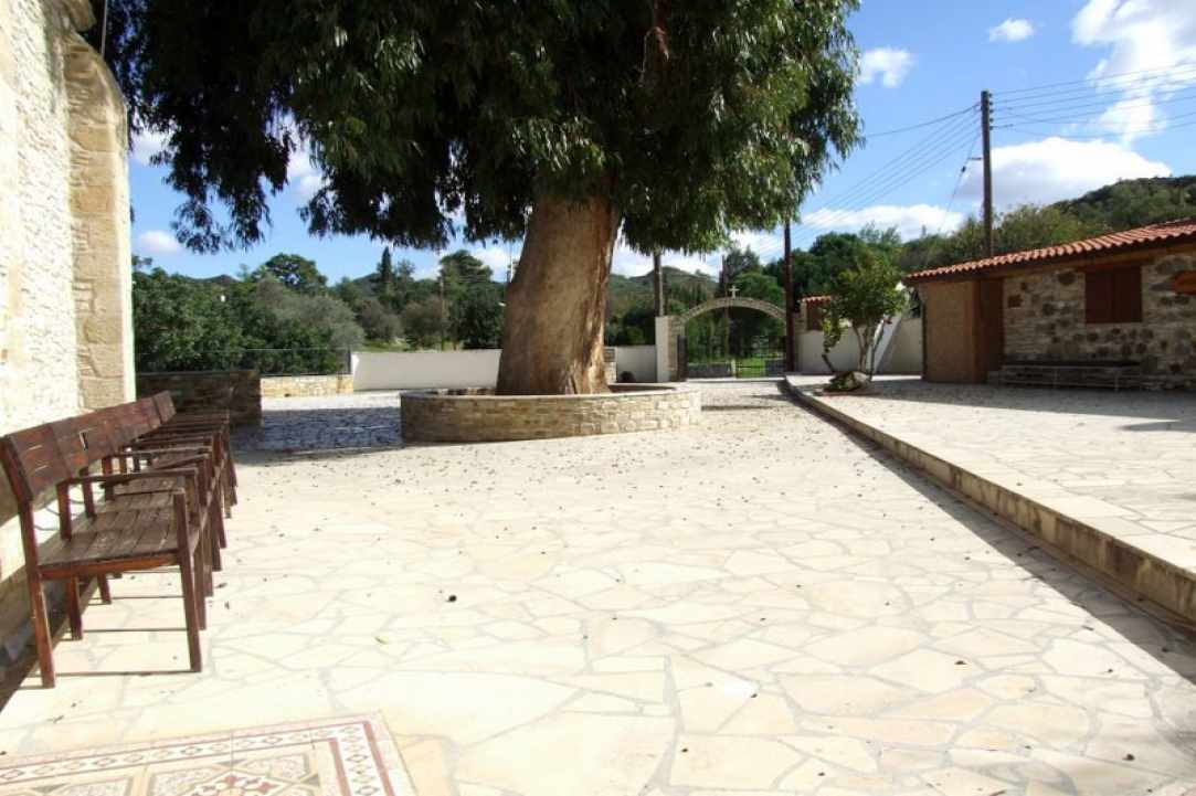 O ναός αφιερωμένος στην Κοίμηση της Θεοτόκου στην Λάγια
