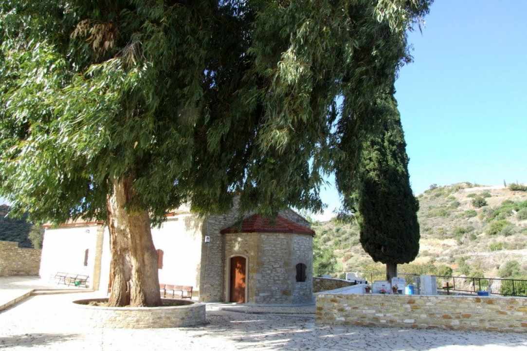 O ναός αφιερωμένος στην Κοίμηση της Θεοτόκου στην Λάγια