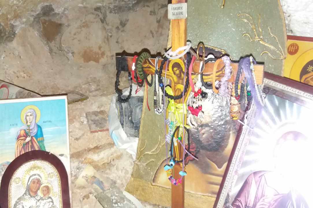 Εξωκλήσι και σπηλιά Παναγίας Ευαγγελίστριας