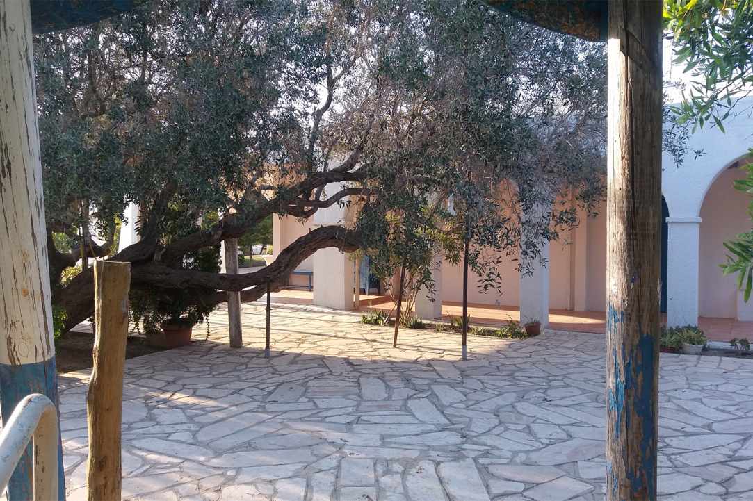 Εξωκλήσι και σπηλιά Παναγίας Ευαγγελίστριας