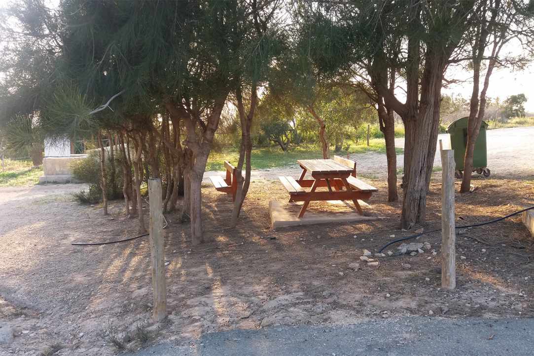 Εξωκλήσι και σπηλιά Παναγίας Ευαγγελίστριας