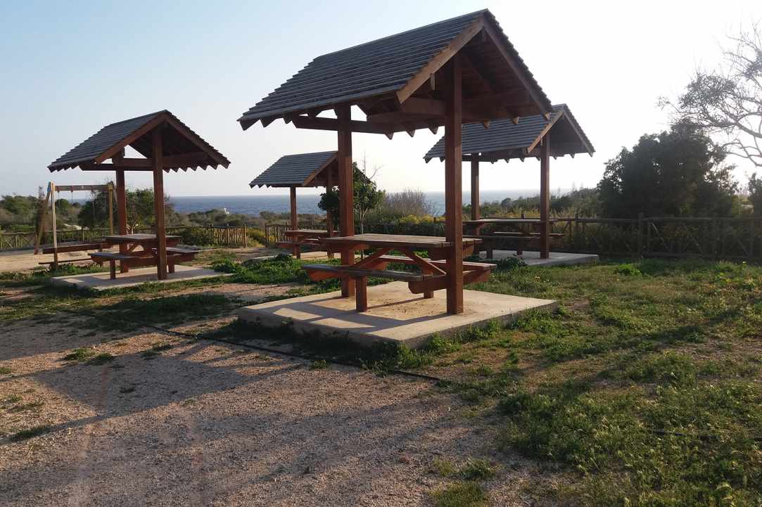 Εξωκλήσι και σπηλιά Παναγίας Ευαγγελίστριας