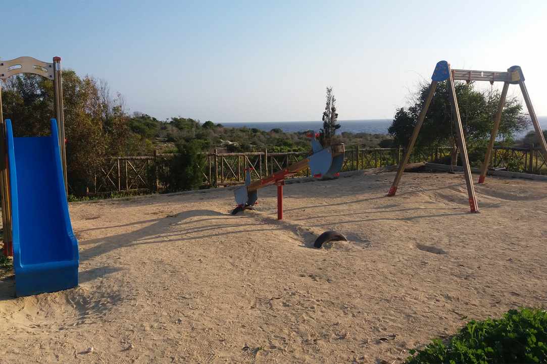 Εξωκλήσι και σπηλιά Παναγίας Ευαγγελίστριας