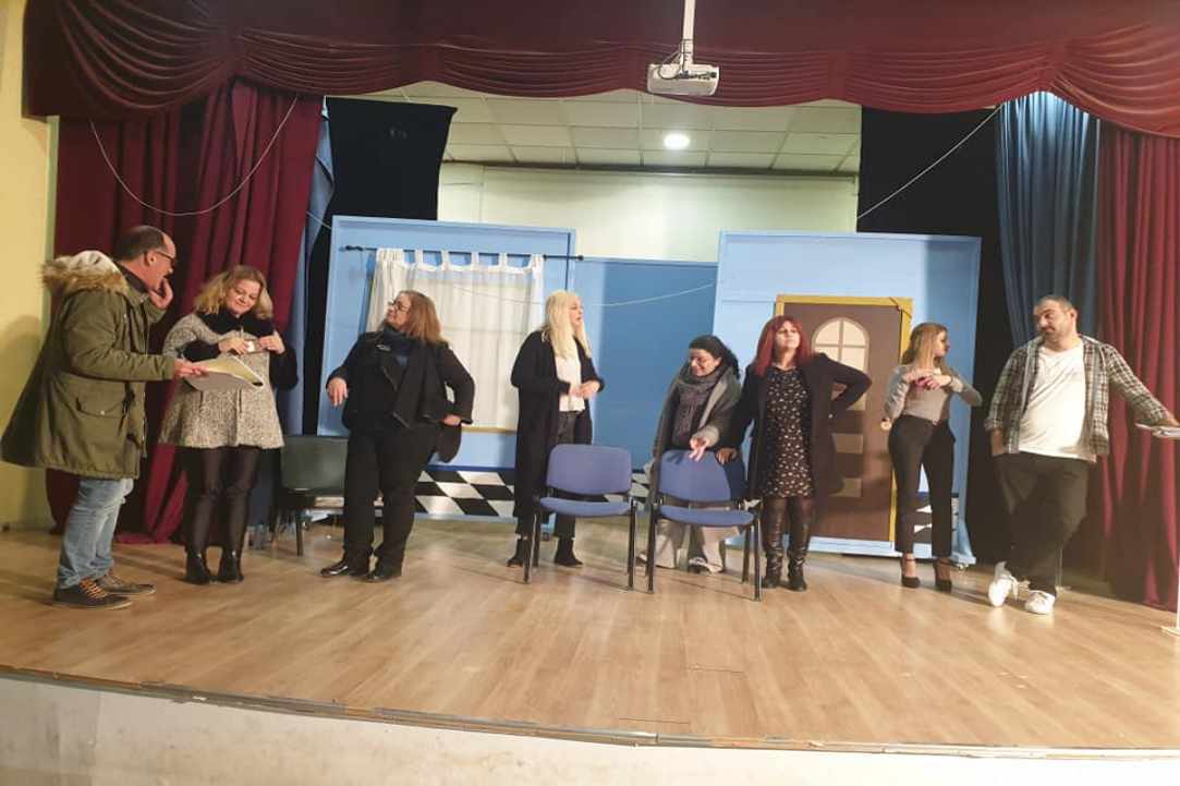 «Παράσταση χωρίς τέλος»