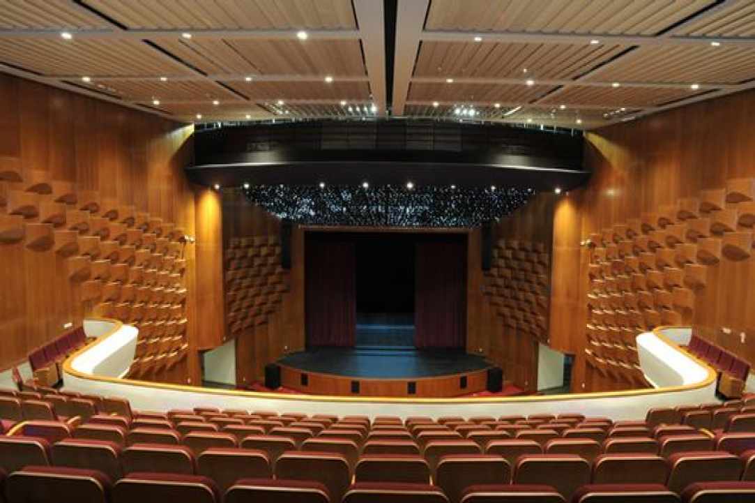 Παττίχειο Δημοτικό Θέατρο Λεμεσού... ένας πυρήνας πολιτισμού - συνέντευξη με τον διευθυντή του θεάτρου, Βάσο Αργυρίδη 