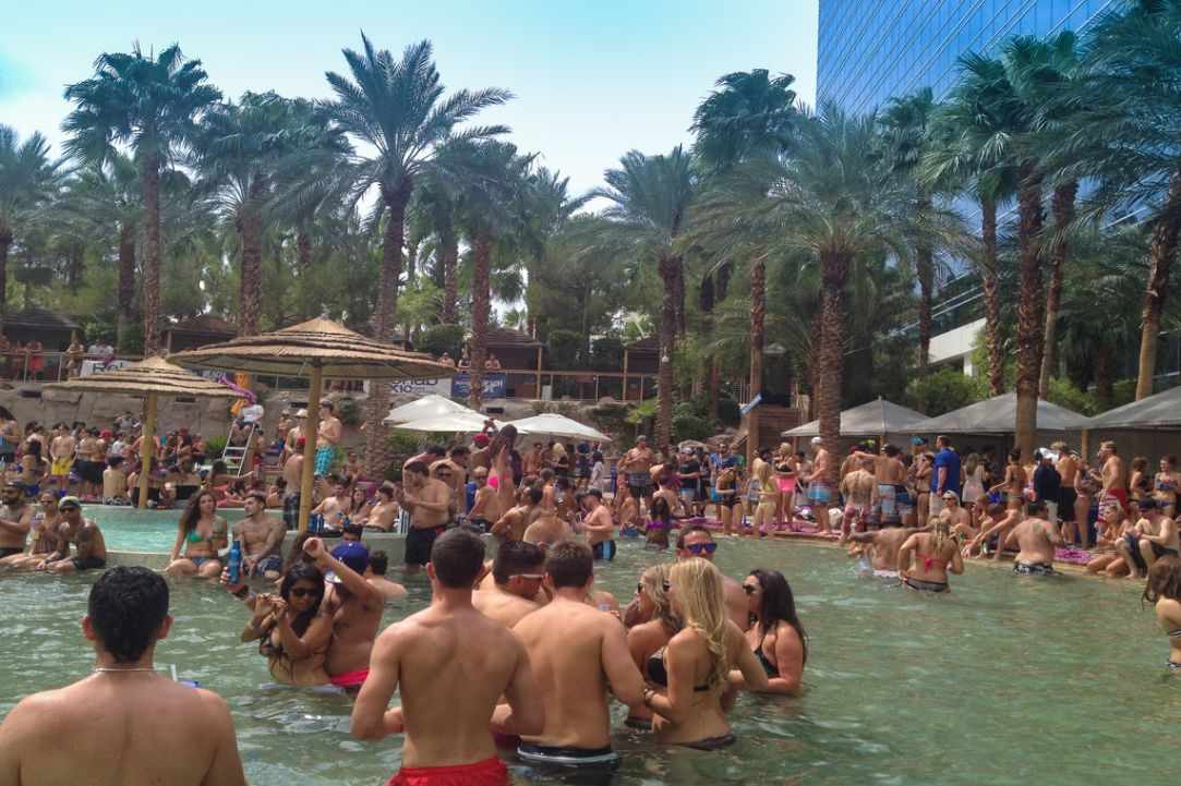 Pool party with Yungen