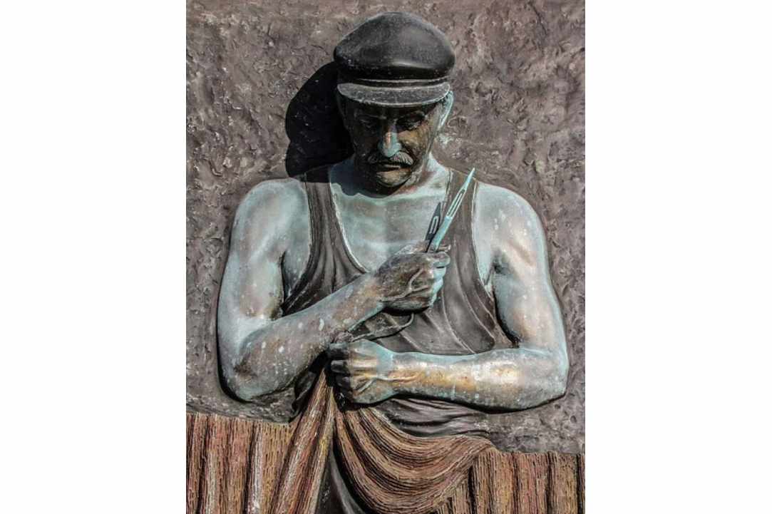 Το Μνημείο του Ψαρά στην Αγία Νάπα