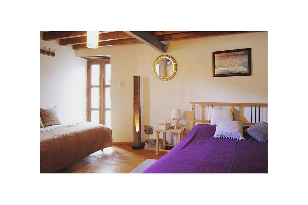 Τρείς cozy παραδοσιακές επαύλεις  στο βουνό με τζακούζι, σάουνα, cinema, BBQs σε περιμένουν για χαλάρωση και ηρεμία για αξέχαστη διαμονή