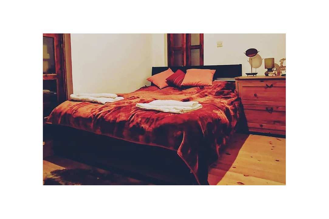 Τρείς cozy παραδοσιακές επαύλεις  στο βουνό με τζακούζι, σάουνα, cinema, BBQs σε περιμένουν για χαλάρωση και ηρεμία για αξέχαστη διαμονή