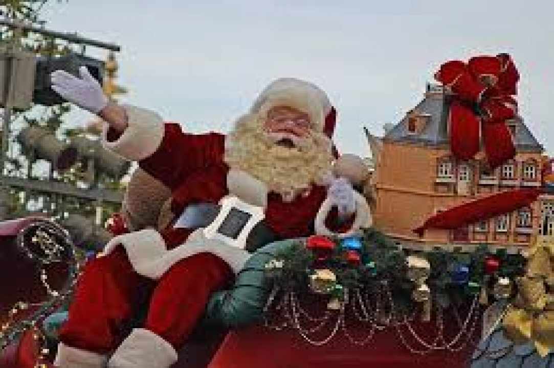 Pegeias’ Christmas lights switch on