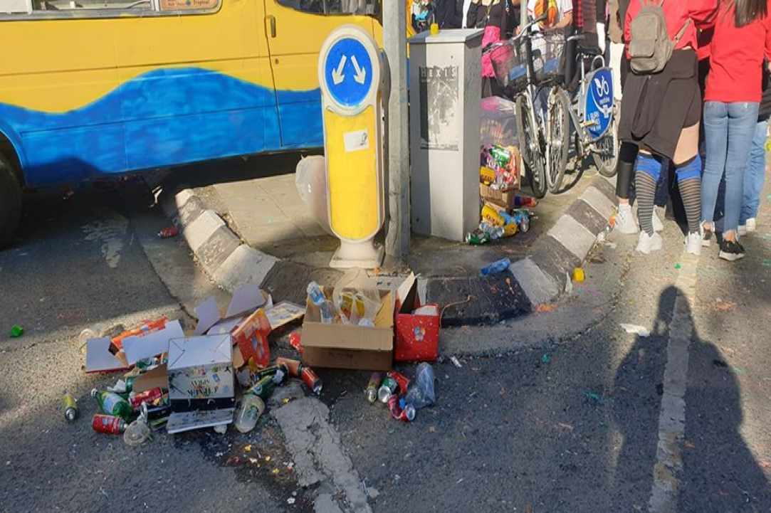 Το καρναβάλι έφυγε τα σκουπίδια έμειναν… gallery image 4
