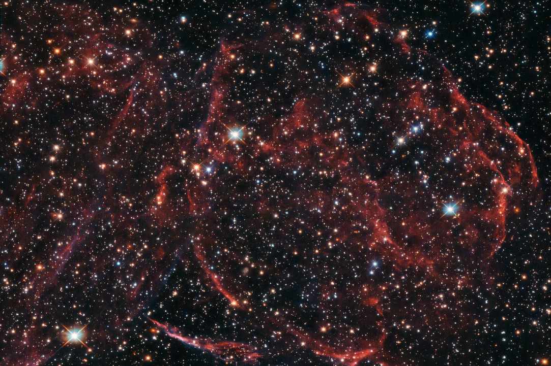 Are you interested in a space trip? A fantastic and magical walk in space? gallery image 3