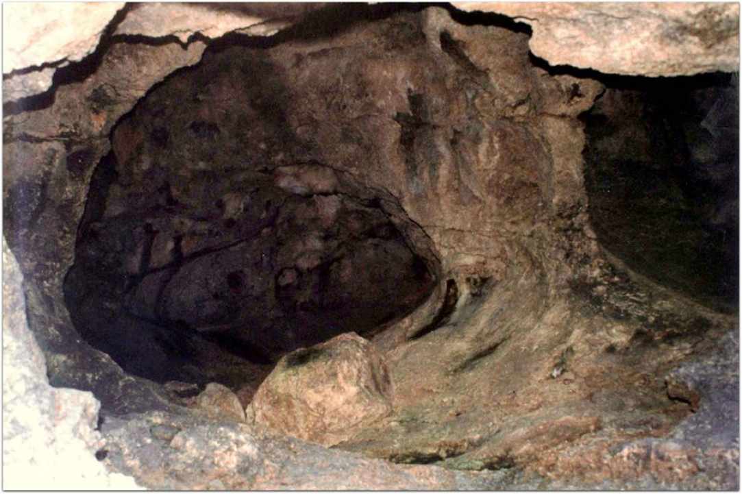 Η σπηλιά των Αγίων Σαράντα  gallery image 3