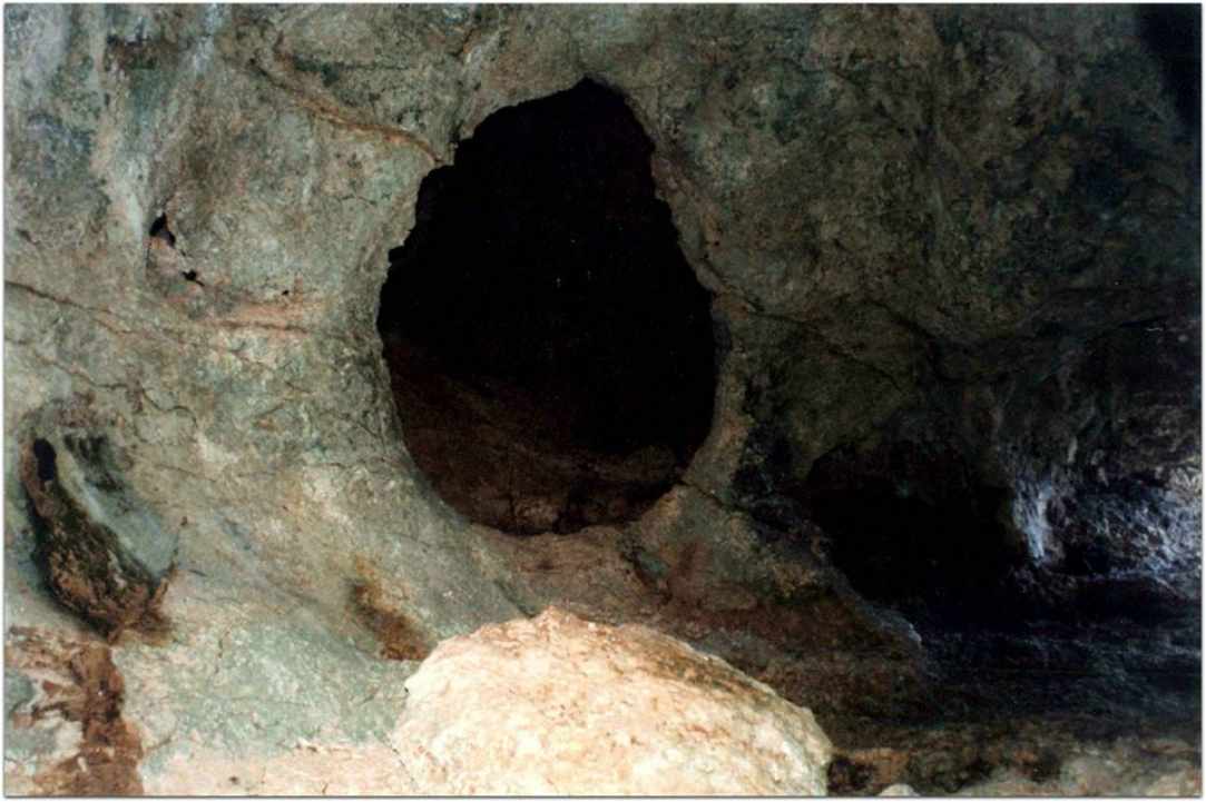 Η σπηλιά των Αγίων Σαράντα  gallery image 1