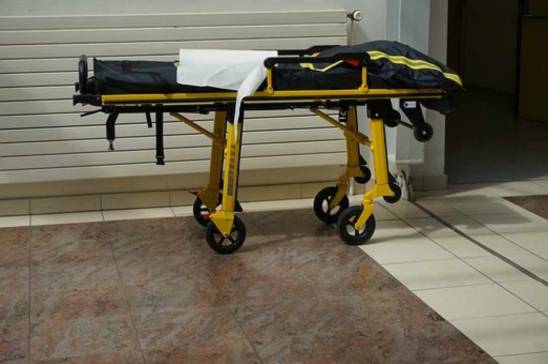 Between Cross-Collaboration and Controversy in Healthcare Delivery