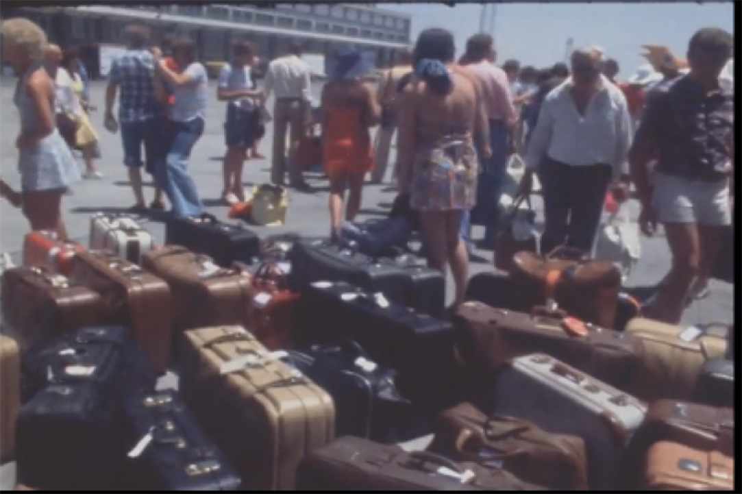 1500 tourists left Cyprus scared one day before the Turkish invasion