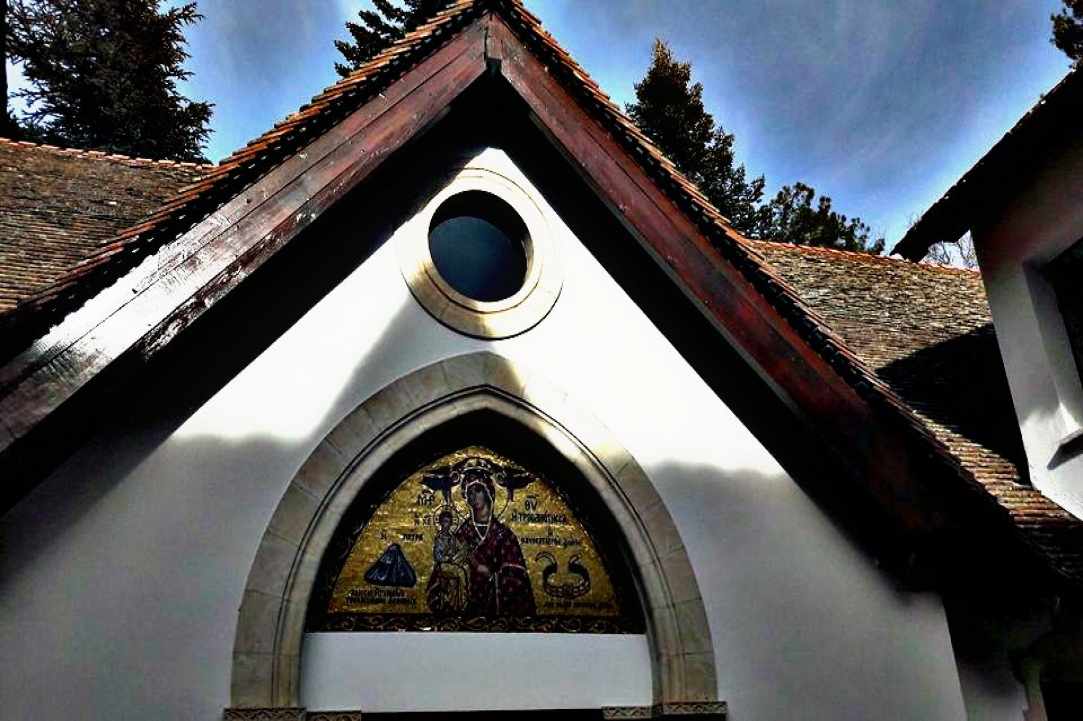 Ιερά Μονή Τροοδίτισσας