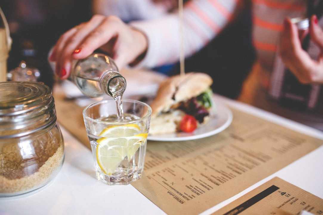 Λεμόνι με νερό και απώλεια βάρους