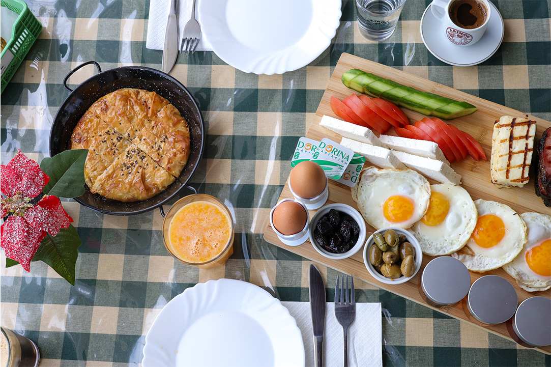 From the “Tzisisve” to the Freddo and to the most authentic brunch we’ve ever had