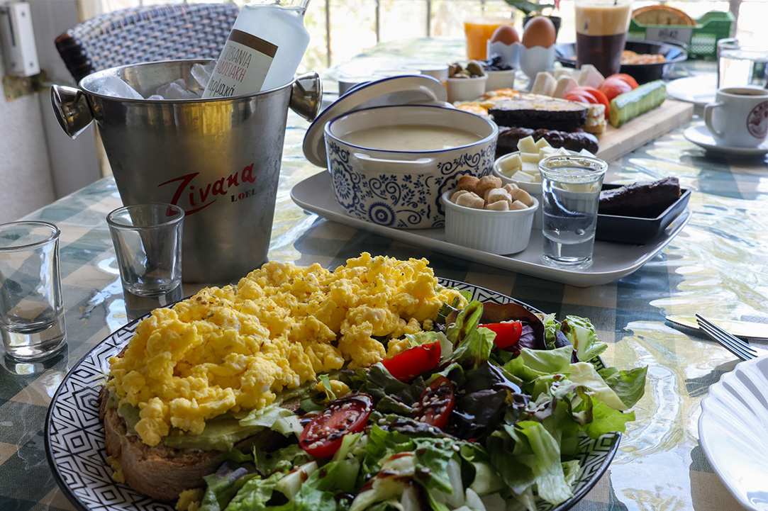 From the “Tzisisve” to the Freddo and to the most authentic brunch we’ve ever had
