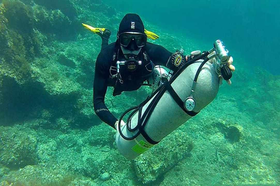 Sidemount Diving