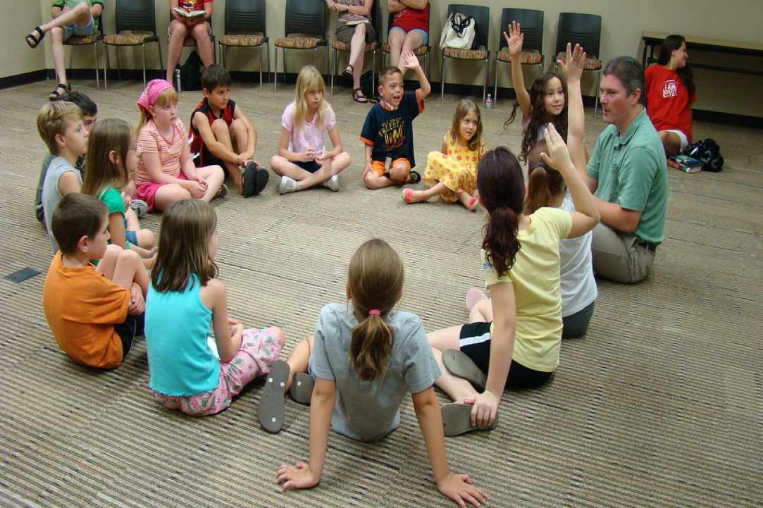 A series of multidisciplinary workshops for children aiming at developing knowledge and experience!