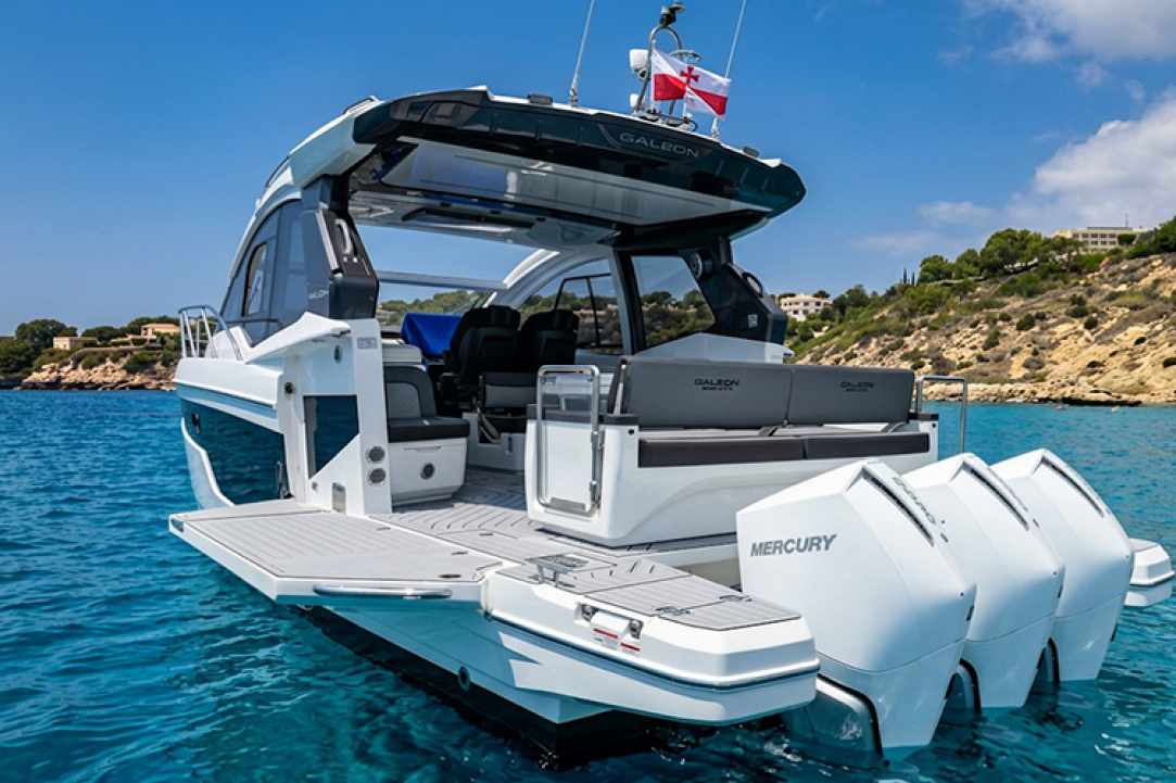 Cavo Blu Yacht Charters gallery image 3