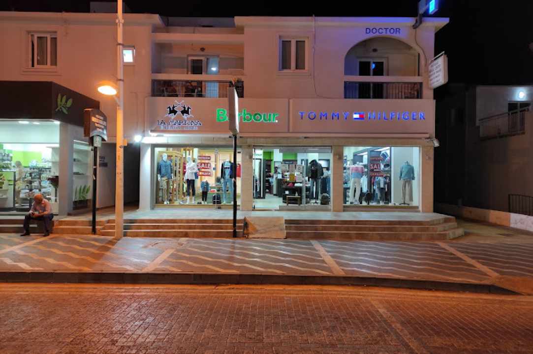 Tommy Hilfiger gallery image 1