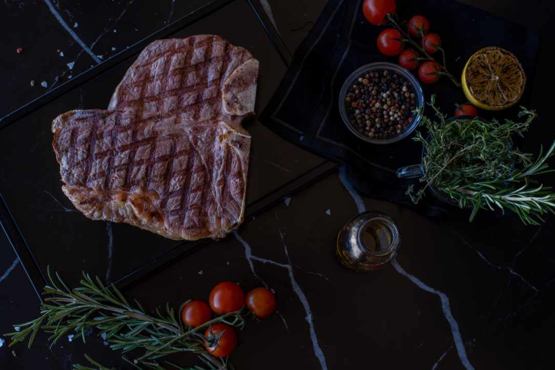 Hobos Steak House gallery image 3