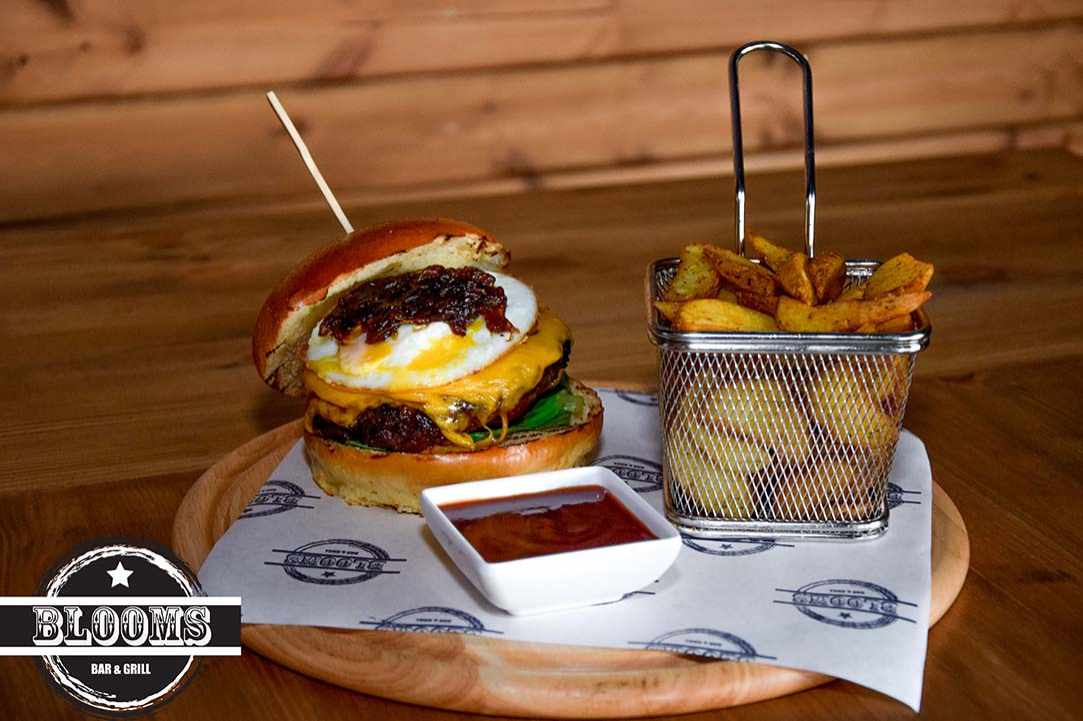 Blooms Bar & Grill