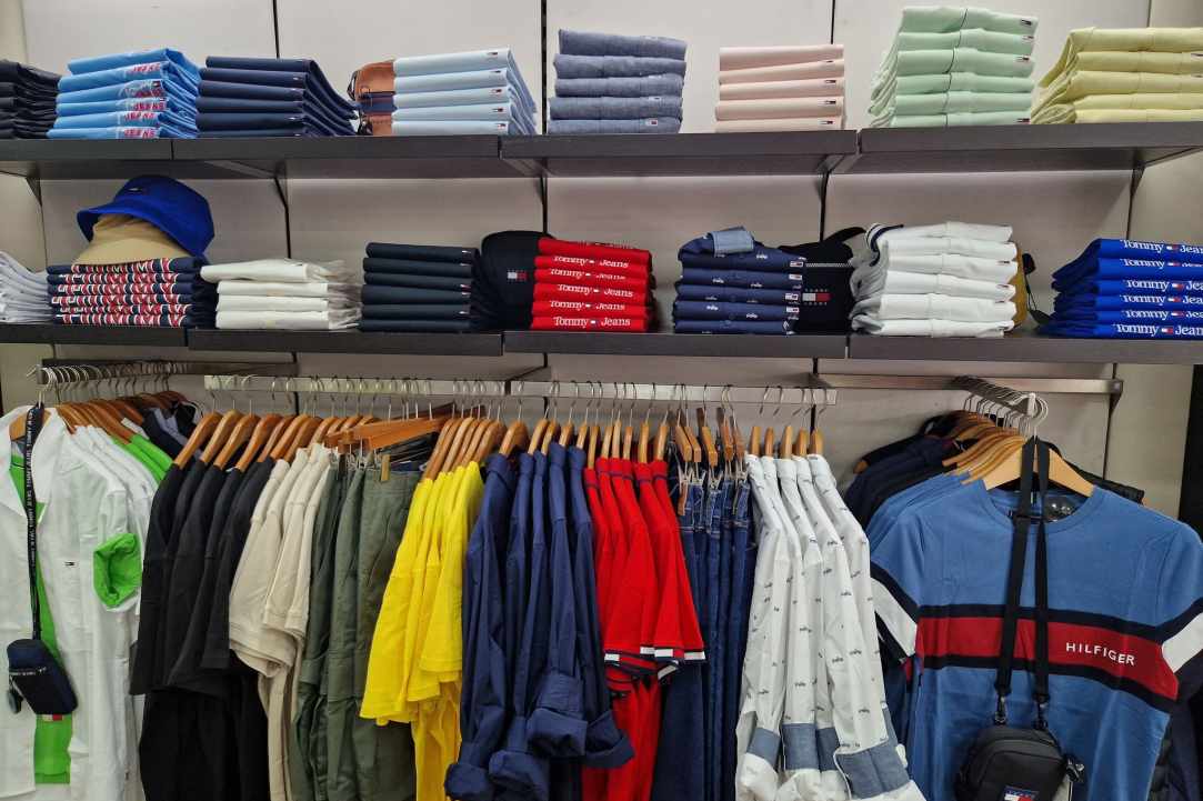 Tommy Hilfiger gallery image 5