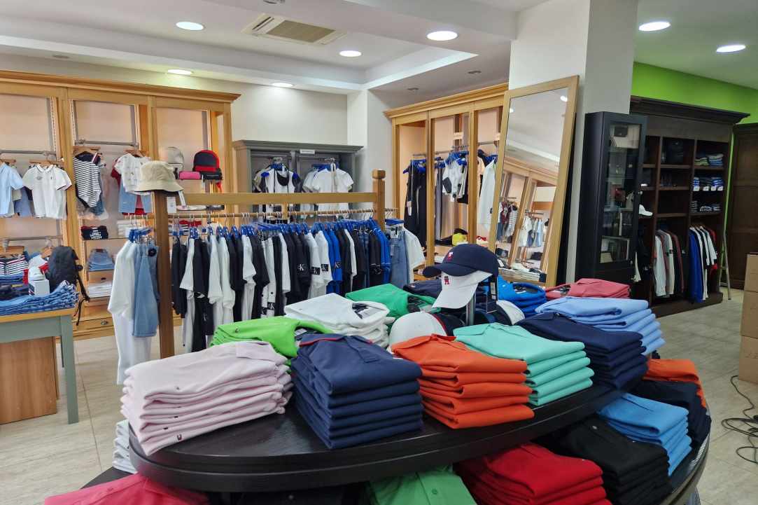 Tommy Hilfiger gallery image 3