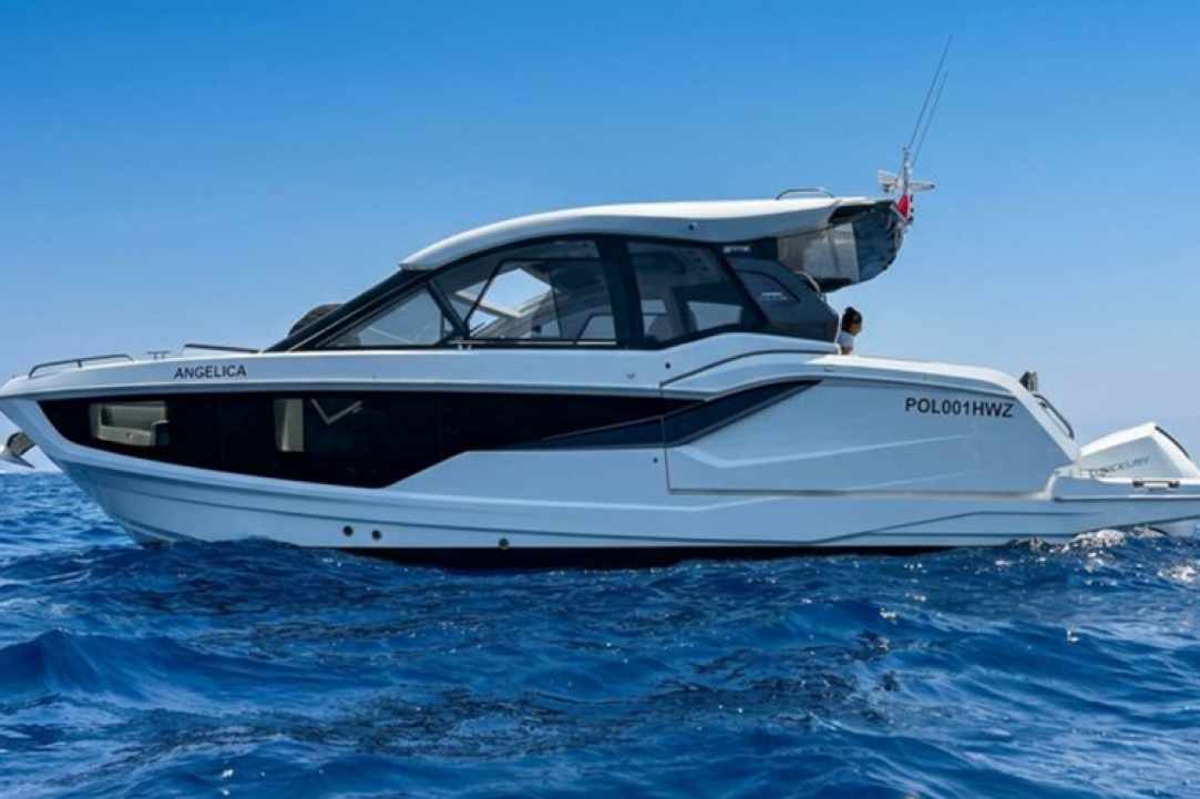 Cavo Blu Yacht Charters