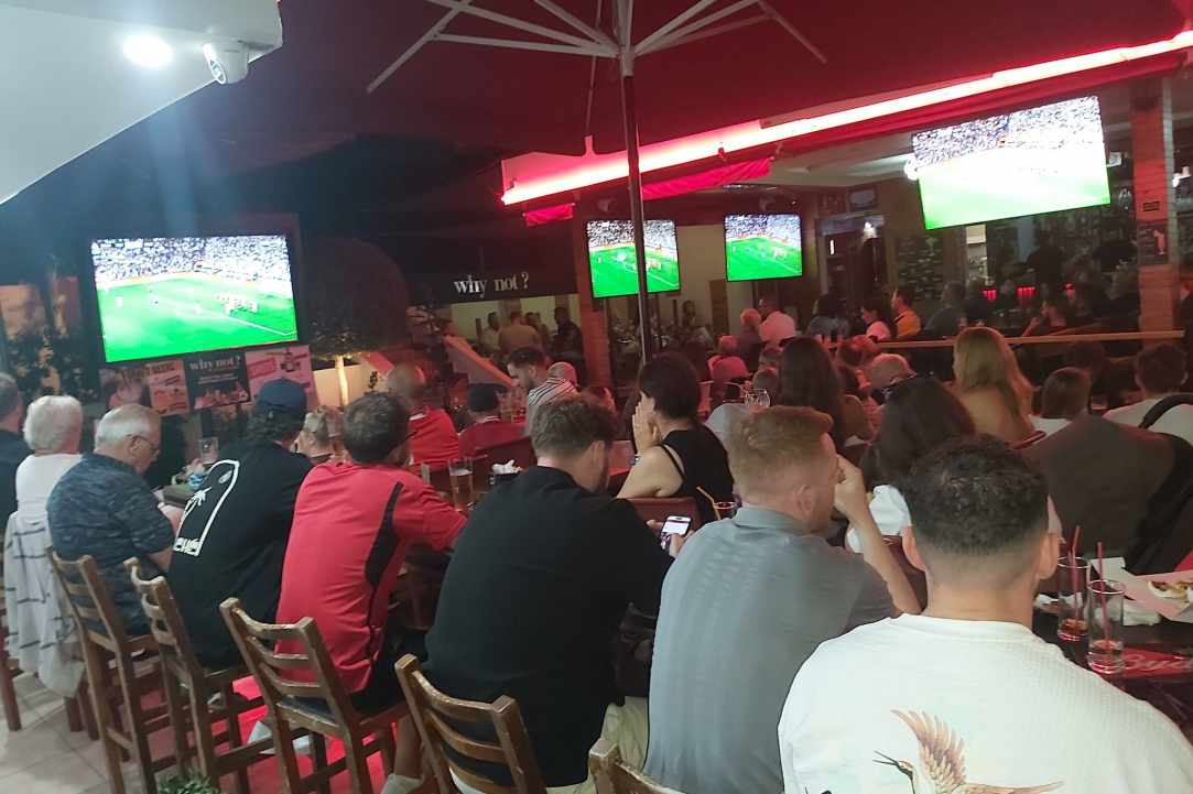 Why not ? sports bar