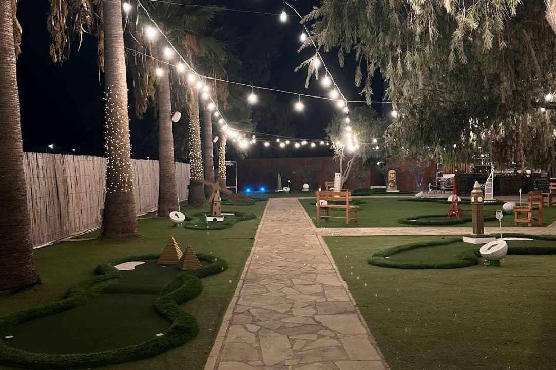 Putt Putt Mini Golf gallery image 2