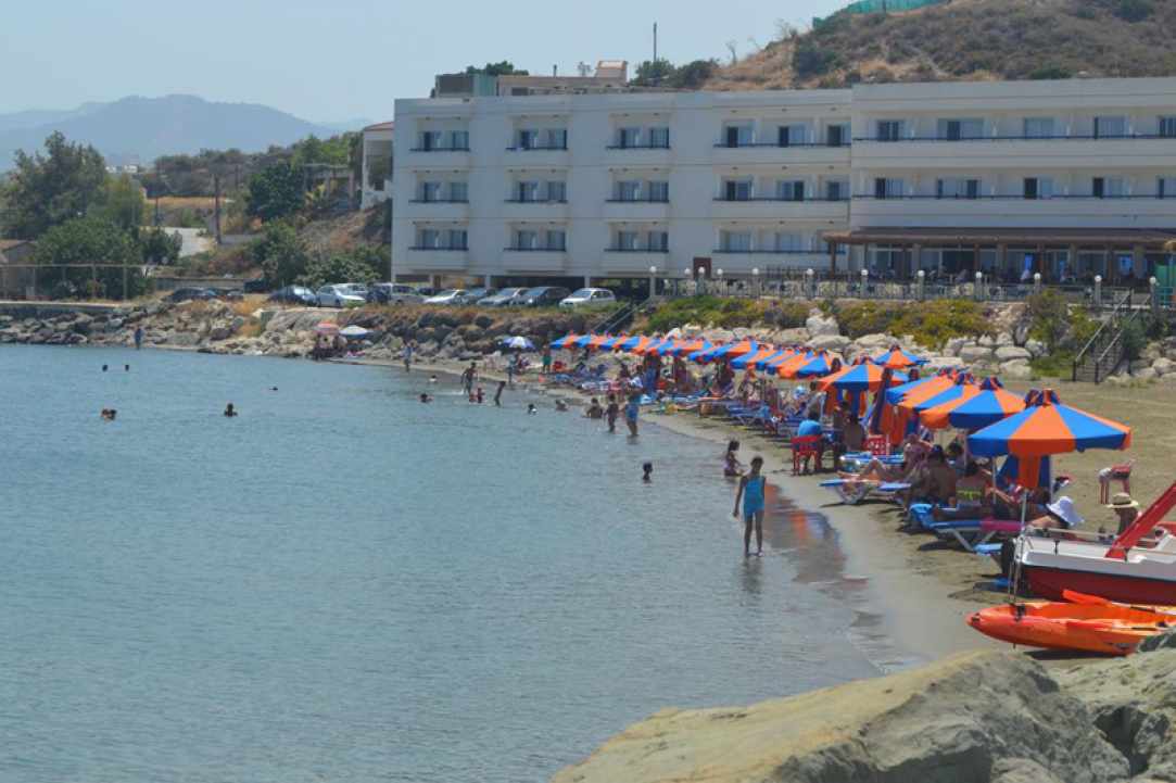 Tylos Beach Hotel gallery image 1