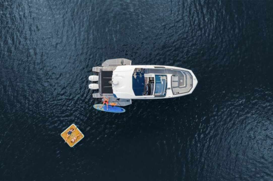 Cavo Blu Yacht Charters gallery image 4