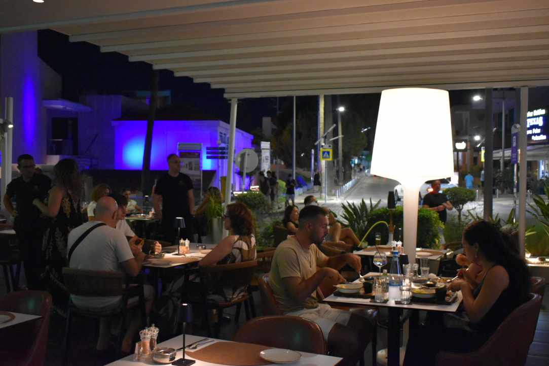 Abacus Restaurant and Lounge cafe