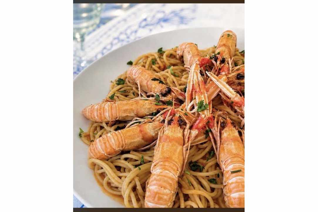 Salamis Restaurant and Sports Bar