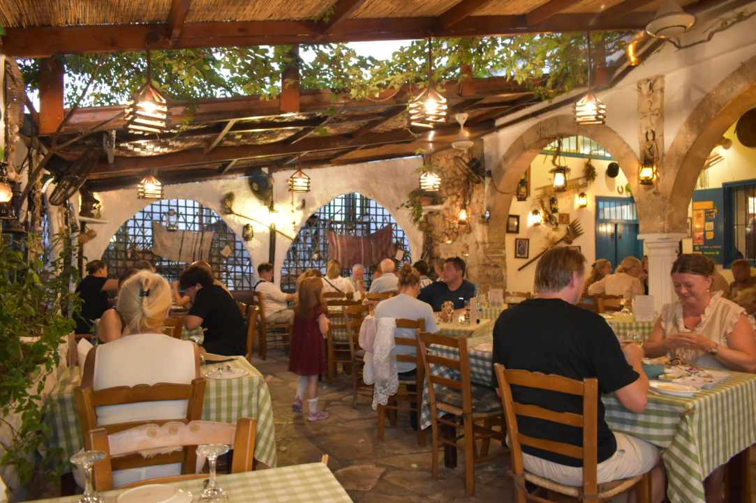 Stamna Tavern gallery image 4