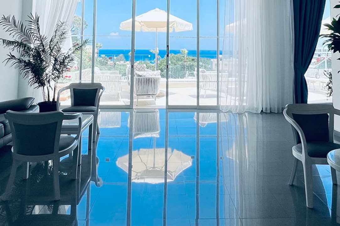 Adelais Bay Hotel gallery image 2