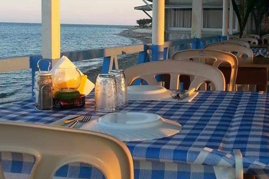 To Akrogiali Paralia Meneou