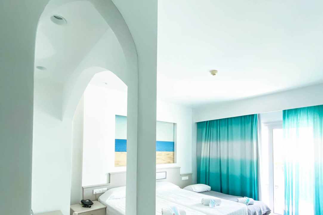 Anesis Hotel