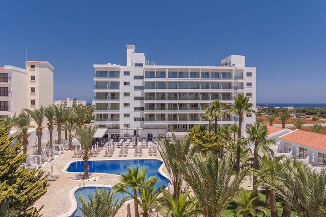 Bohemian Gardens Hotel****
