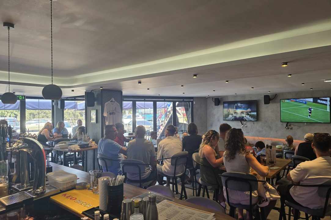 Clusters Bar & Grill