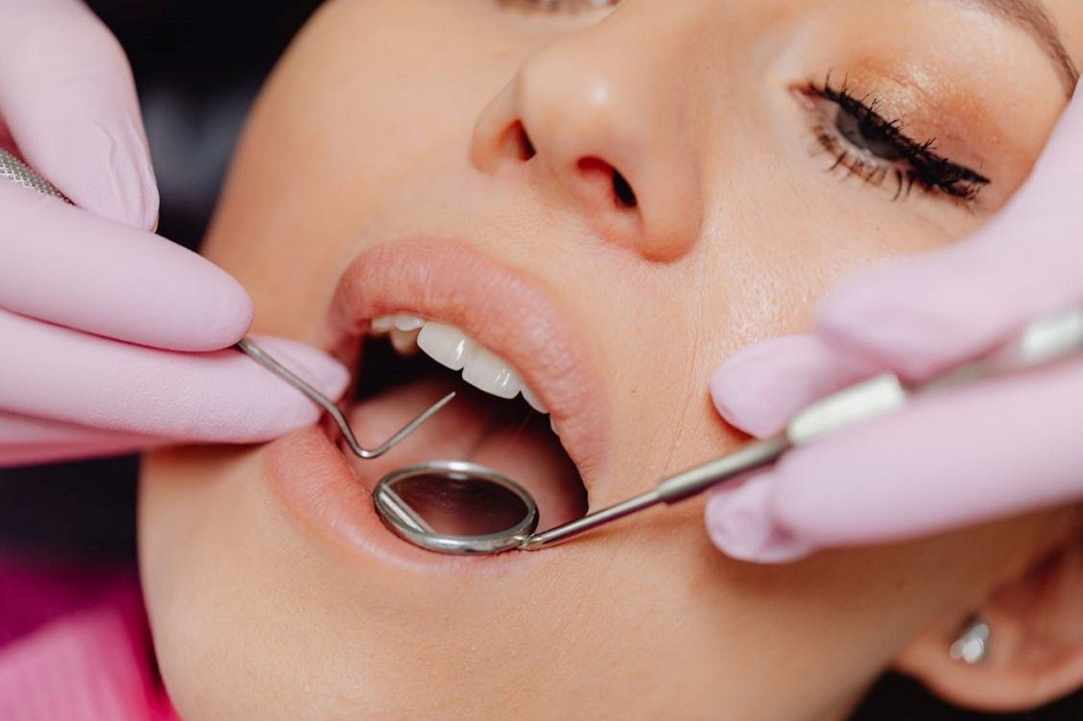 Δρ. Elena Aravidou Dental Surgeon