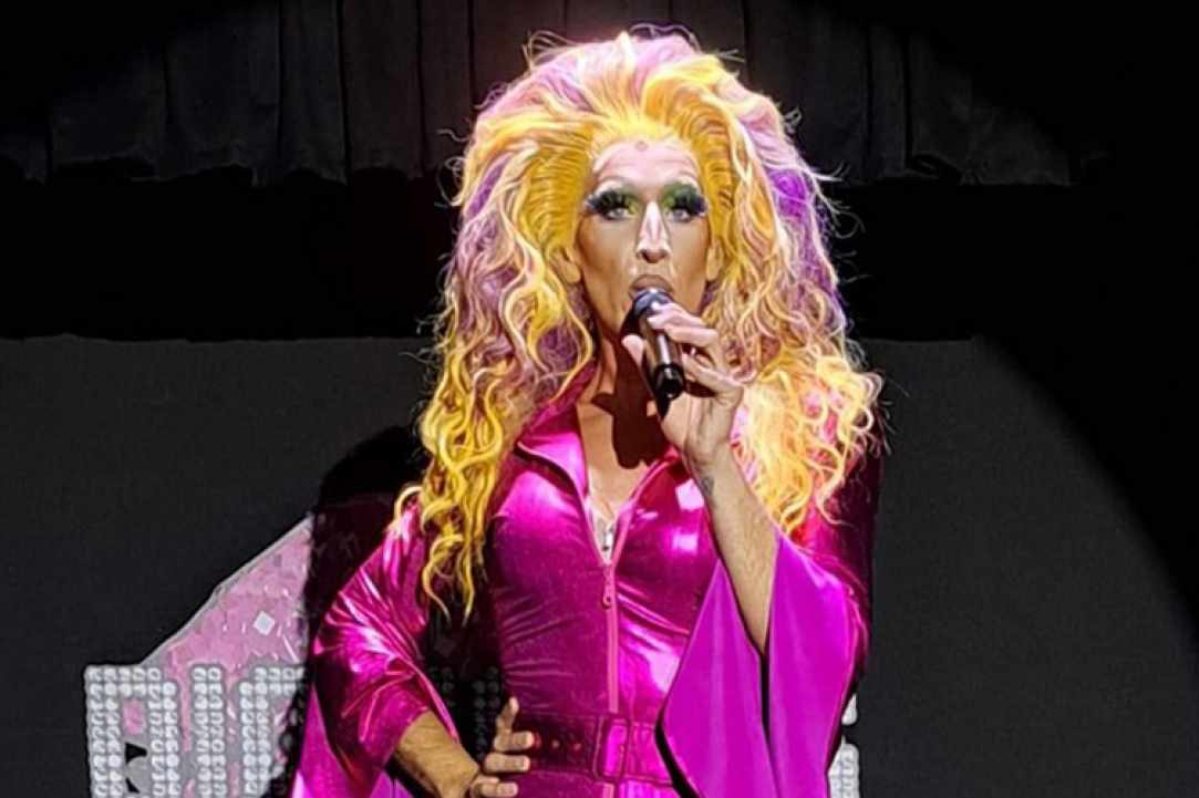 Diamonds Show Bar